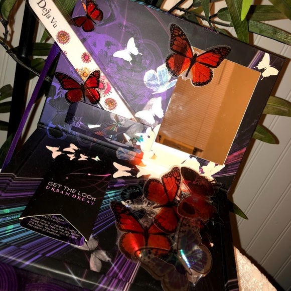 Urban Decay Butterfly box🦋 W/ Deja Vu nail file! - Picture 2 of 5